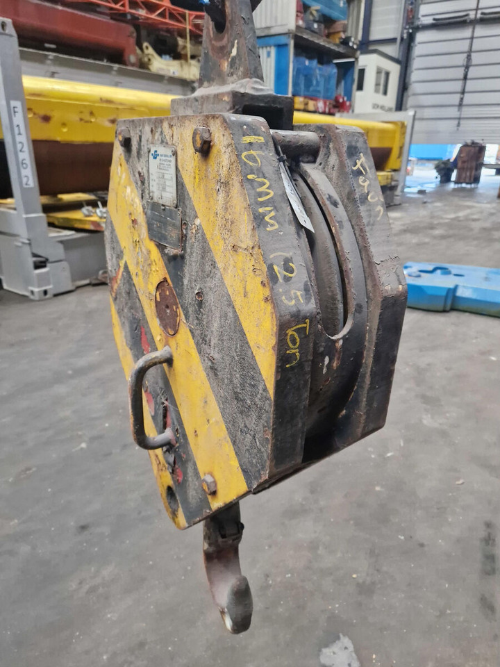 FAUN Hookblock 16mm 1 sheave 12.5t - Rezervni dijelovi za Autodizalica: slika FAUN Hookblock 16mm 1 sheave 12.5t - Rezervni dijelovi za Autodizalica FAUN Hookblock 16mm 1 sheave 12.5t - Rezervni dijelovi za Autodizalica: slika FAUN Hookblock 16mm 1 sheave 12.5t - Rezervni dijelovi za Autodizalica