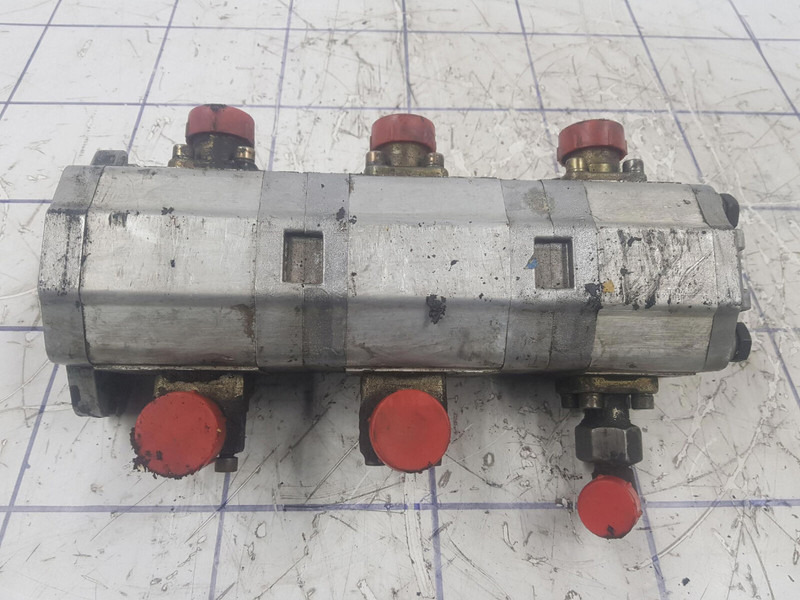 Sauer Sundstrand 3 way gear pump - Hidraulična pumpa za Dizalica: slika Sauer Sundstrand 3 way gear pump - Hidraulična pumpa za Dizalica Sauer Sundstrand 3 way gear pump - Hidraulična pumpa za Dizalica: slika Sauer Sundstrand 3 way gear pump - Hidraulična pumpa za Dizalica