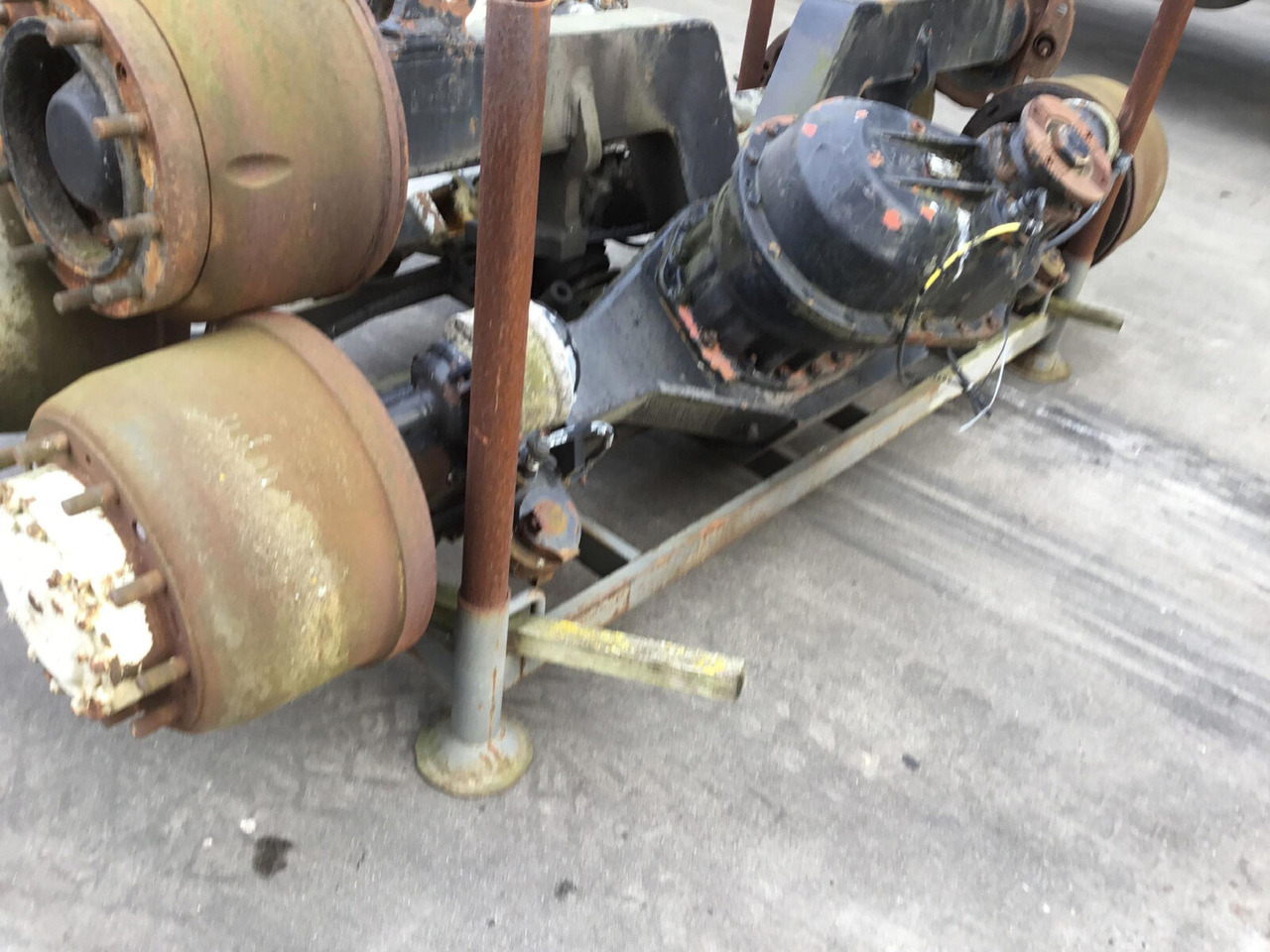 Spierings SK 477 axle 3 - Osovina i dijelovi za Autodizalica: slika Spierings SK 477 axle 3 - Osovina i dijelovi za Autodizalica Spierings SK 477 axle 3 - Osovina i dijelovi za Autodizalica: slika Spierings SK 477 axle 3 - Osovina i dijelovi za Autodizalica