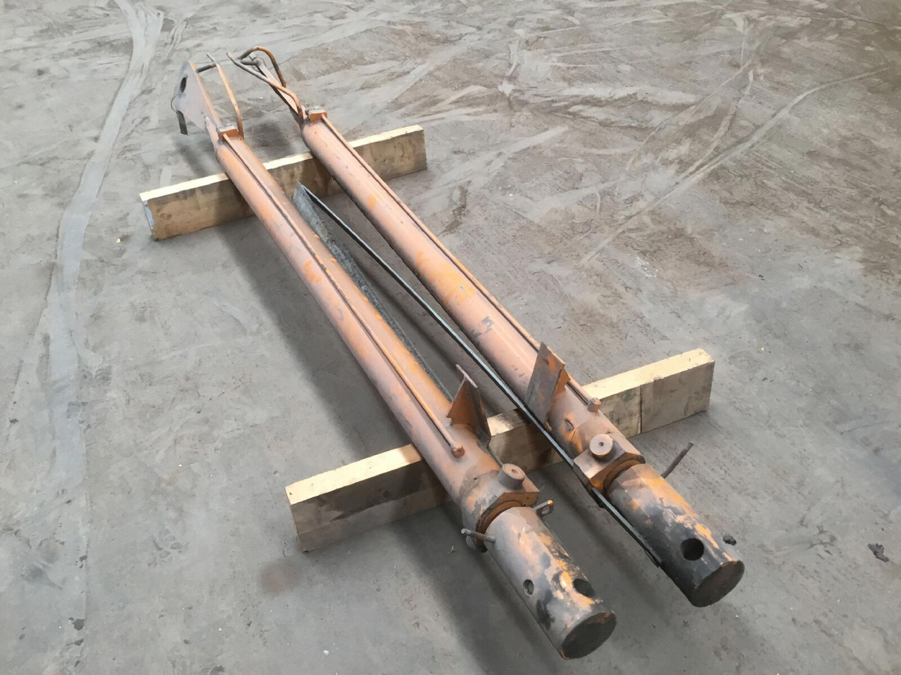 Spierings SK 488 AT4 boom cylinder set - Hidraulični cilindar za Toranjska dizalica: slika Spierings SK 488 AT4 boom cylinder set - Hidraulični cilindar za Toranjska dizalica Spierings SK 488 AT4 boom cylinder set - Hidraulični cilindar za Toranjska dizalica: slika Spierings SK 488 AT4 boom cylinder set - Hidraulični cilindar za Toranjska dizalica