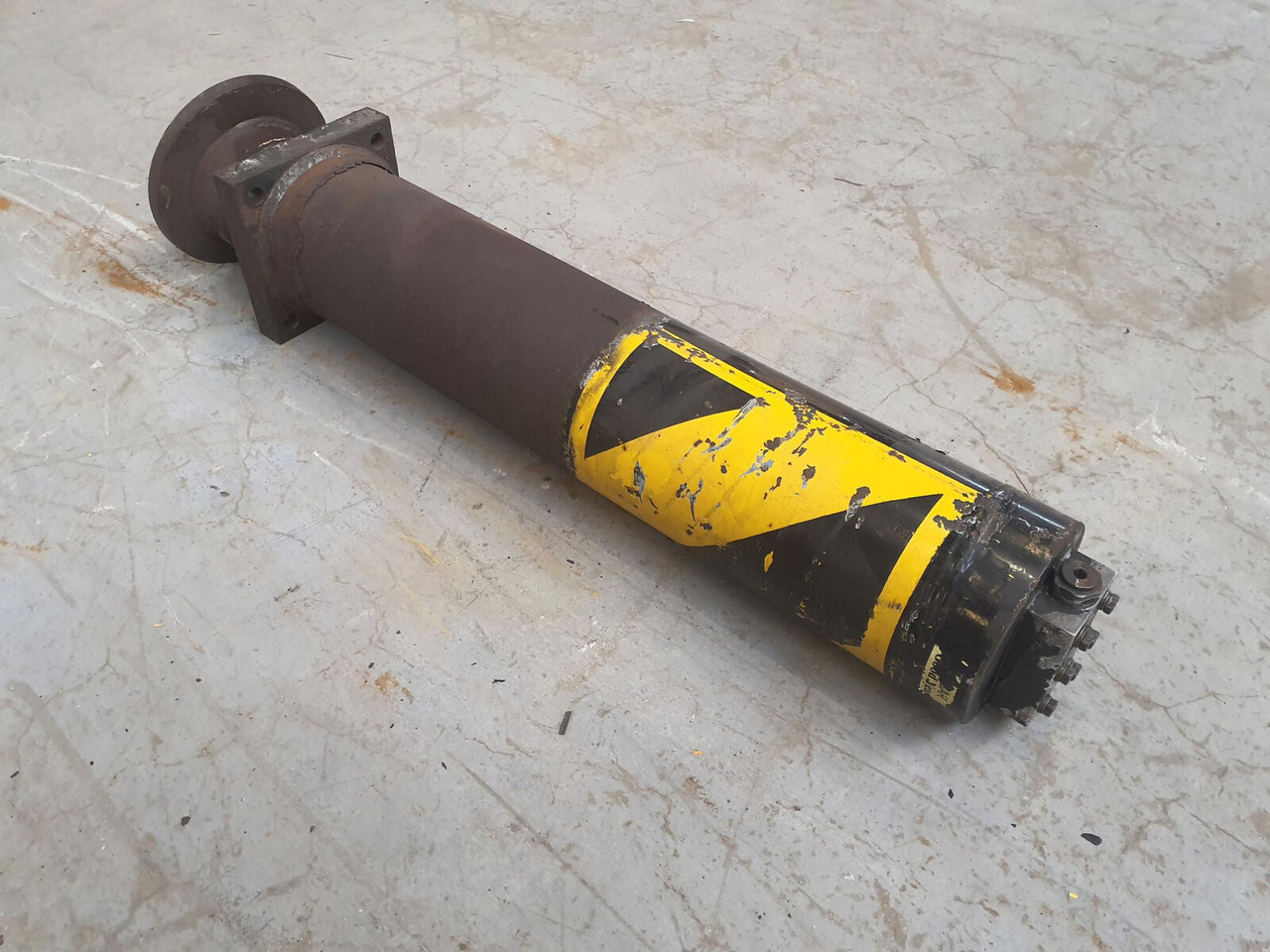 Spierings SK 598 Outrigger cylinder - Hidraulični cilindar za Autodizalica: slika Spierings SK 598 Outrigger cylinder - Hidraulični cilindar za Autodizalica Spierings SK 598 Outrigger cylinder - Hidraulični cilindar za Autodizalica: slika Spierings SK 598 Outrigger cylinder - Hidraulični cilindar za Autodizalica