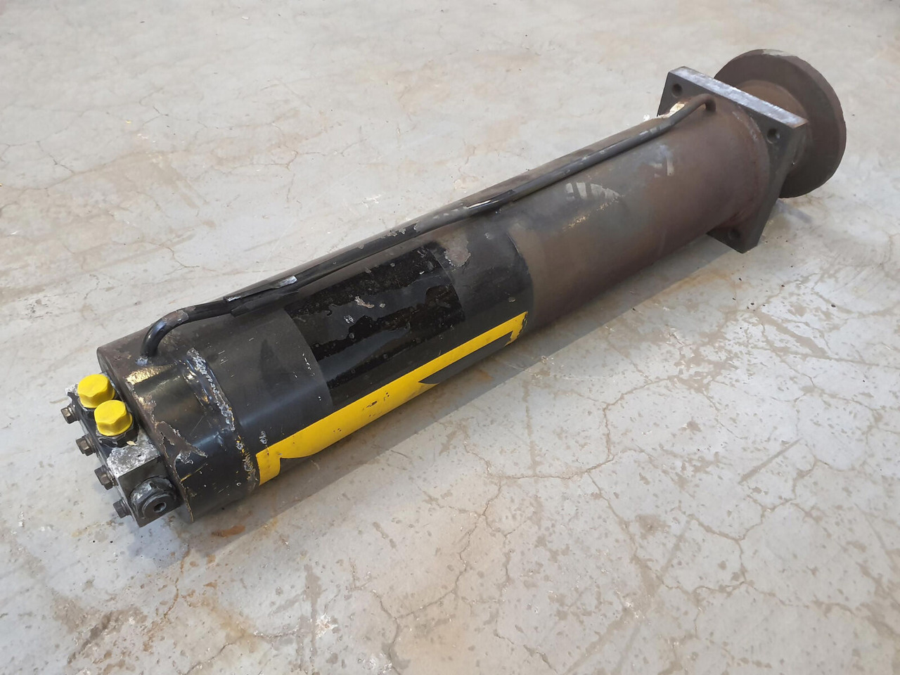 Spierings SK 598 Outrigger cylinder - Hidraulični cilindar za Portalna dizalica: slika Spierings SK 598 Outrigger cylinder - Hidraulični cilindar za Portalna dizalica Spierings SK 598 Outrigger cylinder - Hidraulični cilindar za Portalna dizalica: slika Spierings SK 598 Outrigger cylinder - Hidraulični cilindar za Portalna dizalica