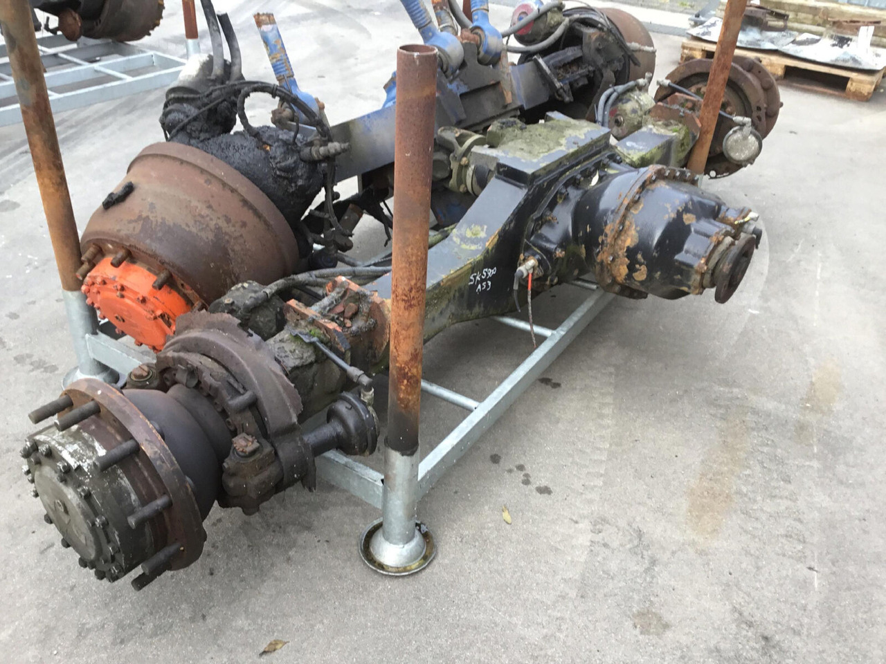 Spierings SK 598 axle 3 - Osovina i dijelovi za Autodizalica: slika Spierings SK 598 axle 3 - Osovina i dijelovi za Autodizalica Spierings SK 598 axle 3 - Osovina i dijelovi za Autodizalica: slika Spierings SK 598 axle 3 - Osovina i dijelovi za Autodizalica