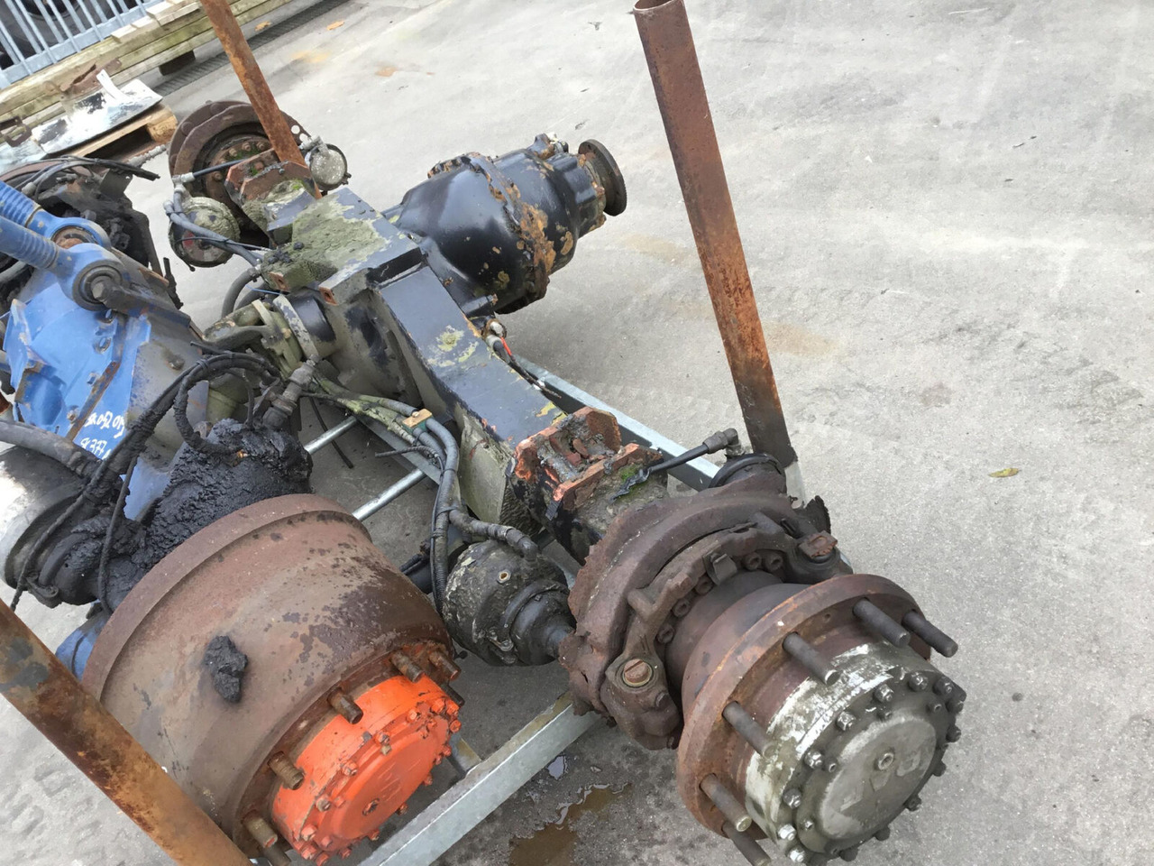 Spierings SK 598 axle 3 - Osovina i dijelovi za Autodizalica: slika Spierings SK 598 axle 3 - Osovina i dijelovi za Autodizalica Spierings SK 598 axle 3 - Osovina i dijelovi za Autodizalica: slika Spierings SK 598 axle 3 - Osovina i dijelovi za Autodizalica