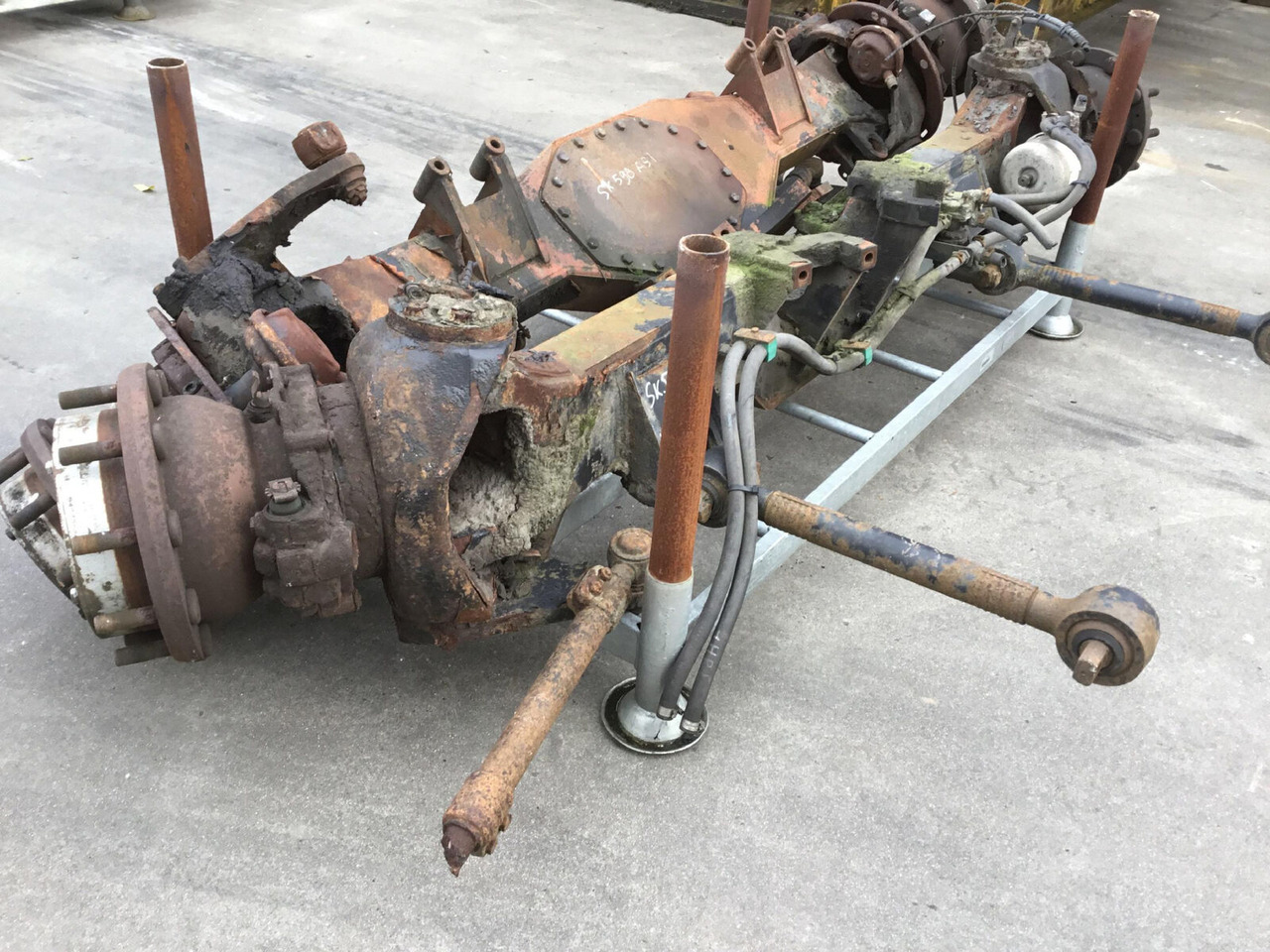 Spierings SK 598 axle 4 - Osovina i dijelovi za Autodizalica: slika Spierings SK 598 axle 4 - Osovina i dijelovi za Autodizalica Spierings SK 598 axle 4 - Osovina i dijelovi za Autodizalica: slika Spierings SK 598 axle 4 - Osovina i dijelovi za Autodizalica