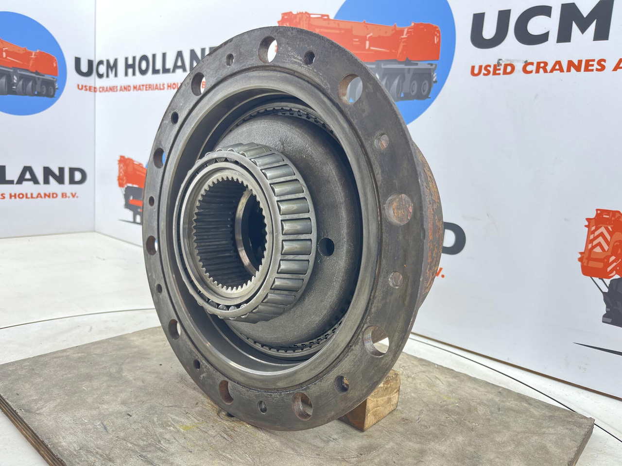 Terex AC 155 Planetary gear 17-24-67-32-3pl-H136-46 - Reduktor pogona za Autodizalica: slika Terex AC 155 Planetary gear 17-24-67-32-3pl-H136-46 - Reduktor pogona za Autodizalica Terex AC 155 Planetary gear 17-24-67-32-3pl-H136-46 - Reduktor pogona za Autodizalica: slika Terex AC 155 Planetary gear 17-24-67-32-3pl-H136-46 - Reduktor pogona za Autodizalica