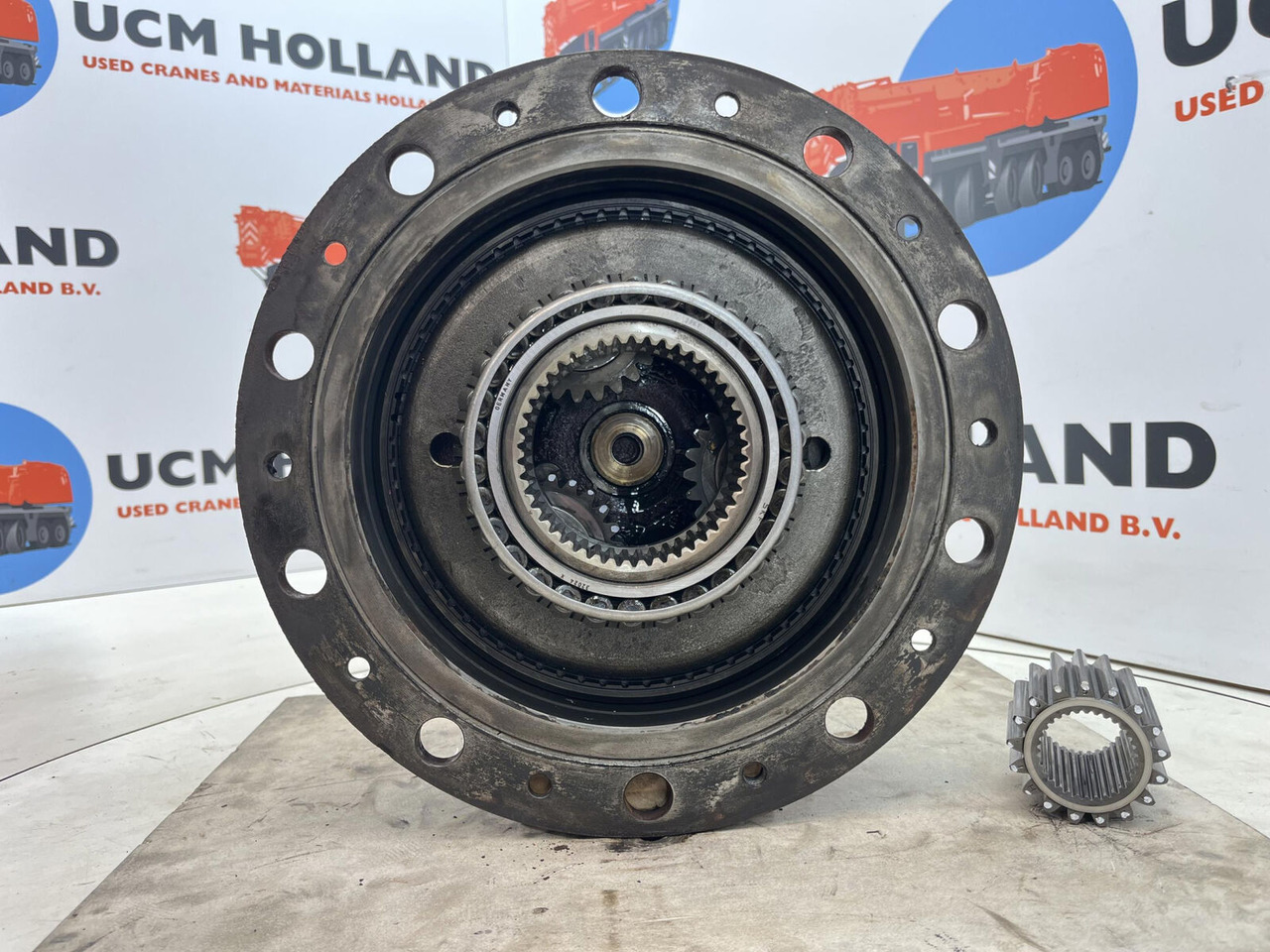 Terex AC 155 planetary gear 17-24-67-32-46-3-H135 - Reduktor pogona za Autodizalica: slika Terex AC 155 planetary gear 17-24-67-32-46-3-H135 - Reduktor pogona za Autodizalica Terex AC 155 planetary gear 17-24-67-32-46-3-H135 - Reduktor pogona za Autodizalica: slika Terex AC 155 planetary gear 17-24-67-32-46-3-H135 - Reduktor pogona za Autodizalica