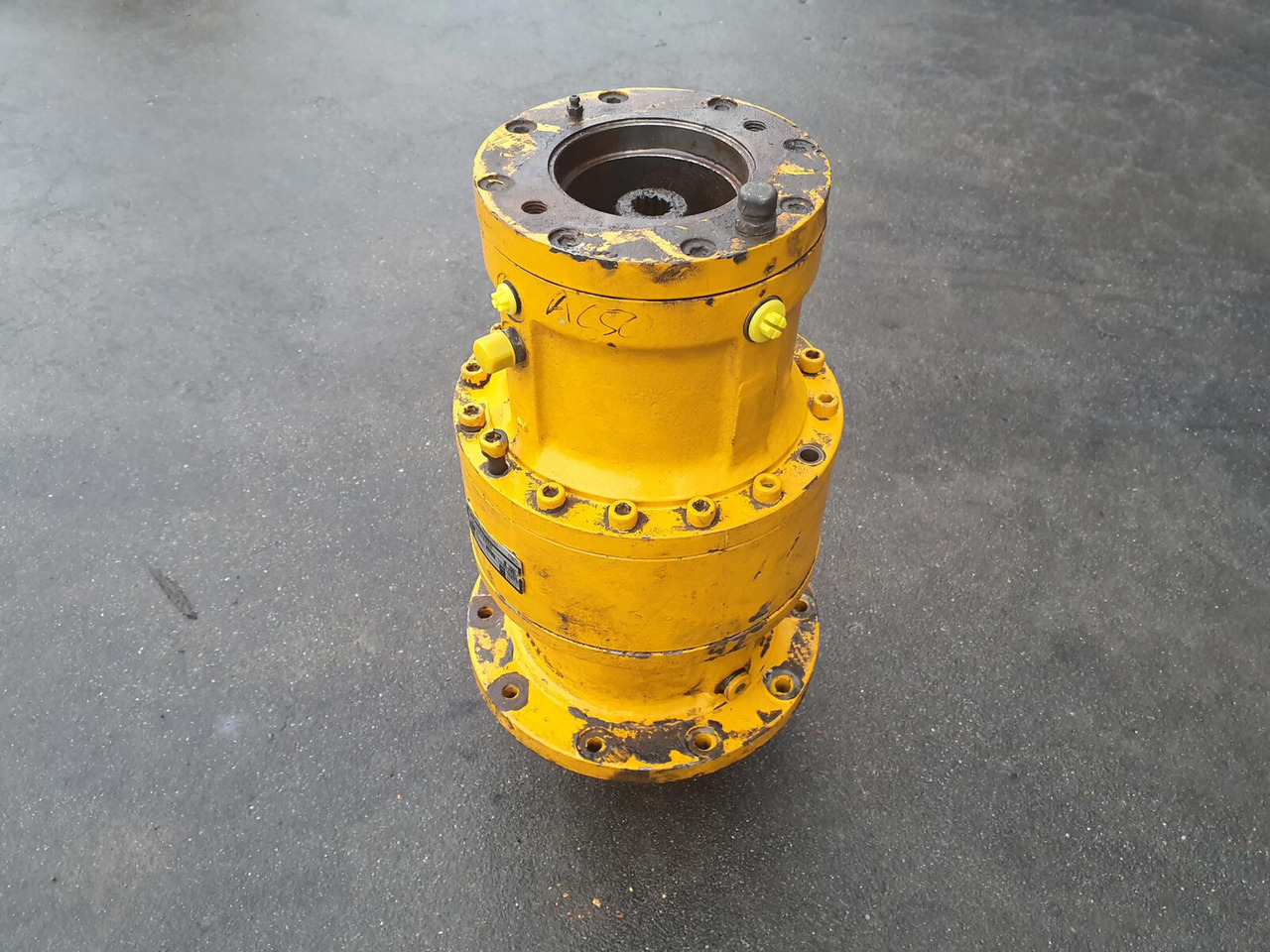 Terex AC 155 slew gear - Motor okretanja za Autodizalica: slika Terex AC 155 slew gear - Motor okretanja za Autodizalica Terex AC 155 slew gear - Motor okretanja za Autodizalica: slika Terex AC 155 slew gear - Motor okretanja za Autodizalica