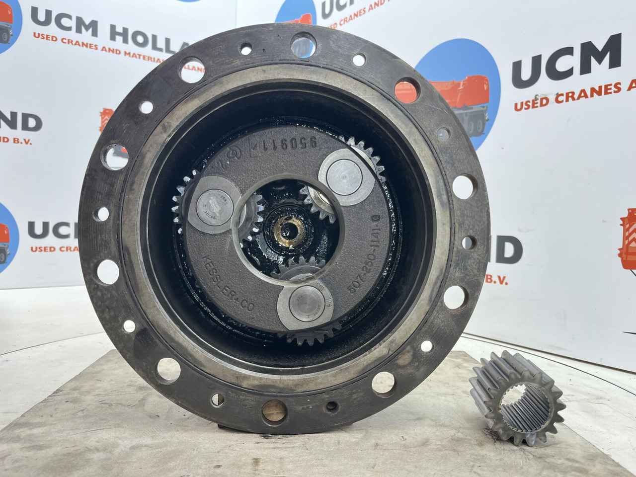 Terex AC 205 planetary gear 17-24-67-32-3pl-H135-42 - Reduktor pogona za Autodizalica: slika Terex AC 205 planetary gear 17-24-67-32-3pl-H135-42 - Reduktor pogona za Autodizalica Terex AC 205 planetary gear 17-24-67-32-3pl-H135-42 - Reduktor pogona za Autodizalica: slika Terex AC 205 planetary gear 17-24-67-32-3pl-H135-42 - Reduktor pogona za Autodizalica