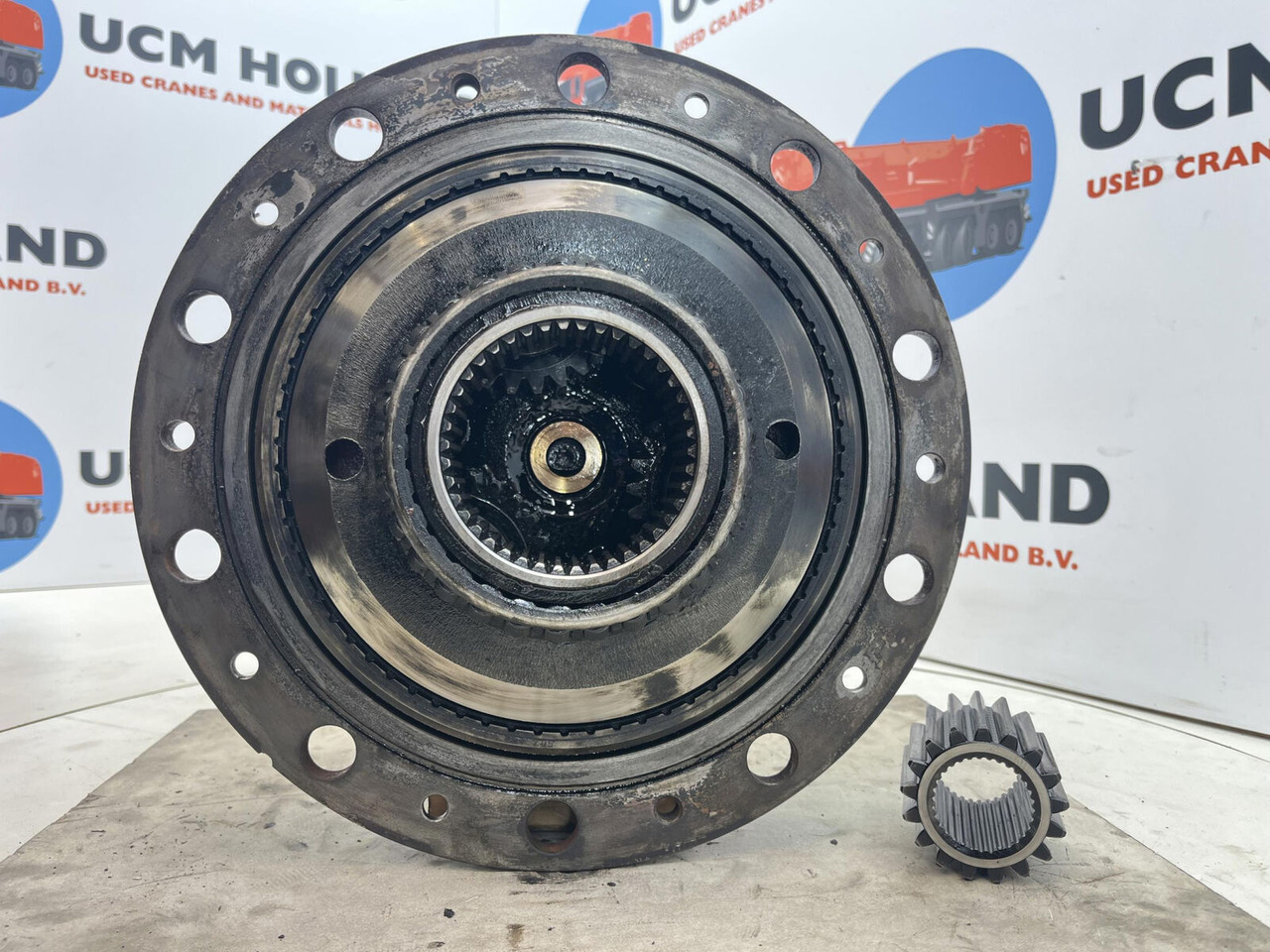 Terex AC 40-1 city planetary drive 17-24-67-32-3pl-H85-42 - Reduktor pogona za Autodizalica: slika Terex AC 40-1 city planetary drive 17-24-67-32-3pl-H85-42 - Reduktor pogona za Autodizalica Terex AC 40-1 city planetary drive 17-24-67-32-3pl-H85-42 - Reduktor pogona za Autodizalica: slika Terex AC 40-1 city planetary drive 17-24-67-32-3pl-H85-42 - Reduktor pogona za Autodizalica