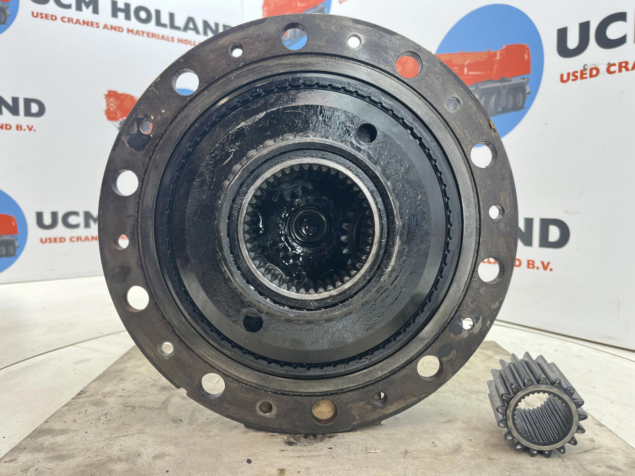 Terex AC 40-1 city planetary drive 17-24-67-32-3pl-H85-42 - Reduktor pogona za Autodizalica: slika Terex AC 40-1 city planetary drive 17-24-67-32-3pl-H85-42 - Reduktor pogona za Autodizalica Terex AC 40-1 city planetary drive 17-24-67-32-3pl-H85-42 - Reduktor pogona za Autodizalica: slika Terex AC 40-1 city planetary drive 17-24-67-32-3pl-H85-42 - Reduktor pogona za Autodizalica