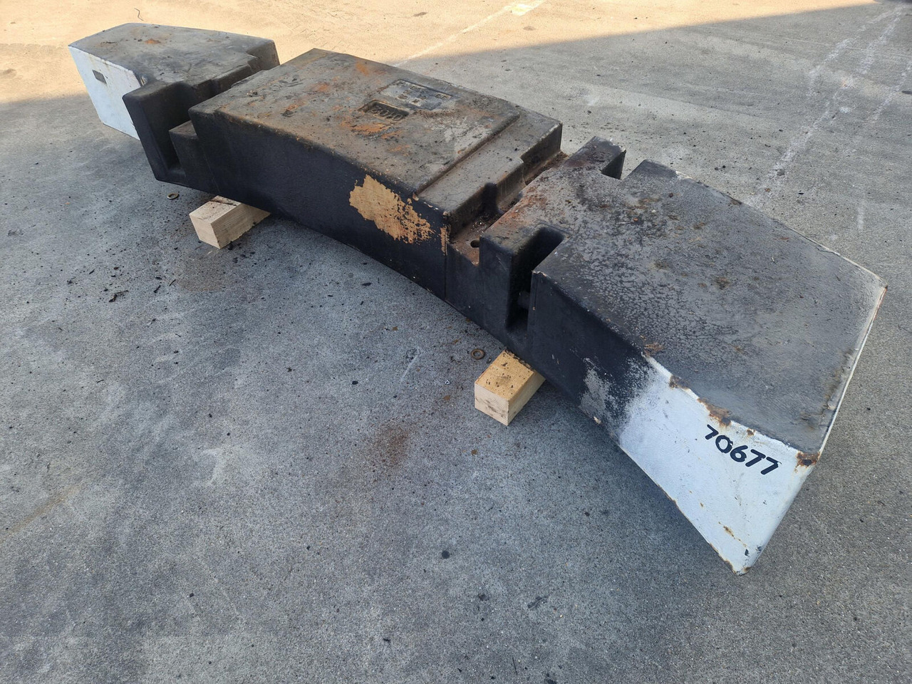 Terex AC 40 CITY counterweight 2.35T - Protuuteg za Autodizalica: slika Terex AC 40 CITY counterweight 2.35T - Protuuteg za Autodizalica Terex AC 40 CITY counterweight 2.35T - Protuuteg za Autodizalica: slika Terex AC 40 CITY counterweight 2.35T - Protuuteg za Autodizalica