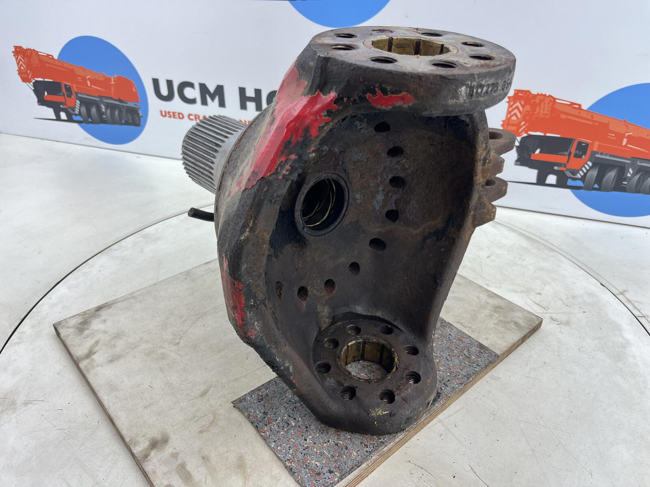 Terex Demag AC35 Steering knuckle 16 holes axle 2 right - Rukavac kotača za Autodizalica: slika Terex Demag AC35 Steering knuckle 16 holes axle 2 right - Rukavac kotača za Autodizalica Terex Demag AC35 Steering knuckle 16 holes axle 2 right - Rukavac kotača za Autodizalica: slika Terex Demag AC35 Steering knuckle 16 holes axle 2 right - Rukavac kotača za Autodizalica