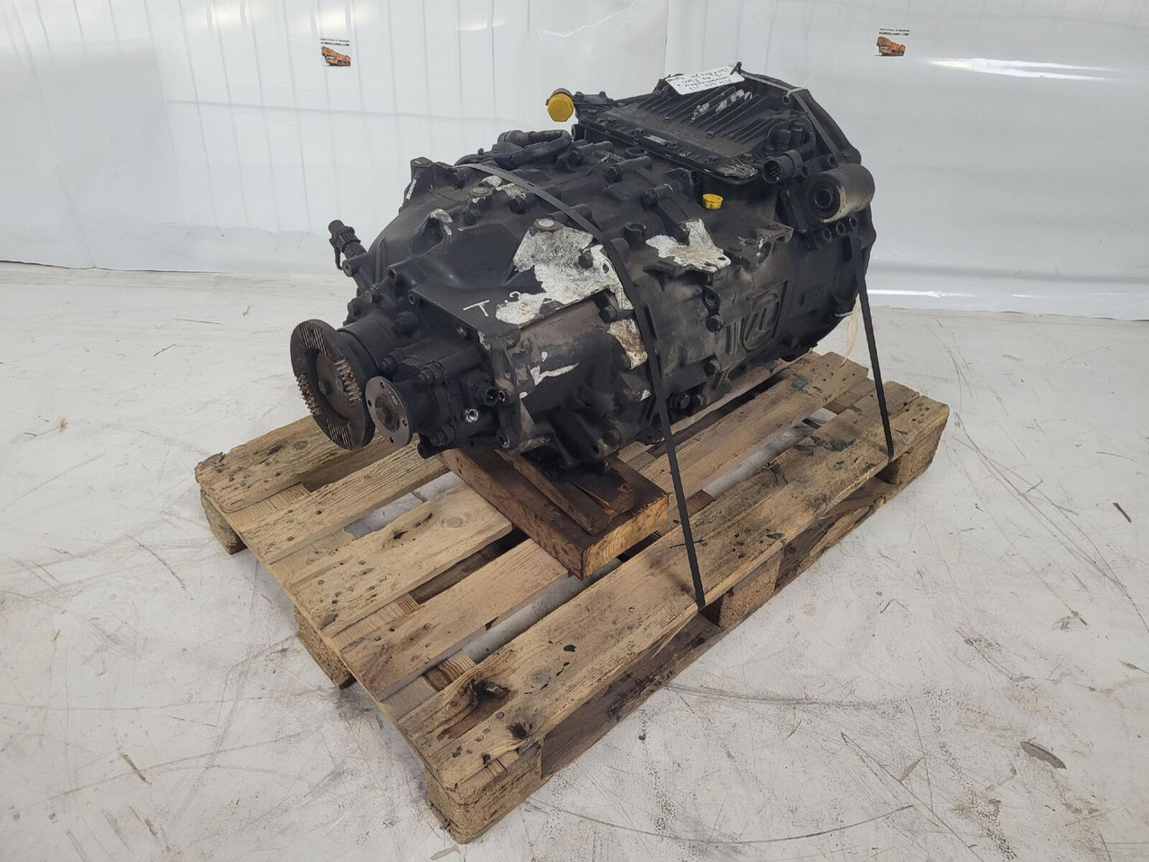 ZF GMK 3055 Gearbox ZF Astronic 12 AS 2302 - Mjenjač za Autodizalica: slika ZF GMK 3055 Gearbox ZF Astronic 12 AS 2302 - Mjenjač za Autodizalica ZF GMK 3055 Gearbox ZF Astronic 12 AS 2302 - Mjenjač za Autodizalica: slika ZF GMK 3055 Gearbox ZF Astronic 12 AS 2302 - Mjenjač za Autodizalica