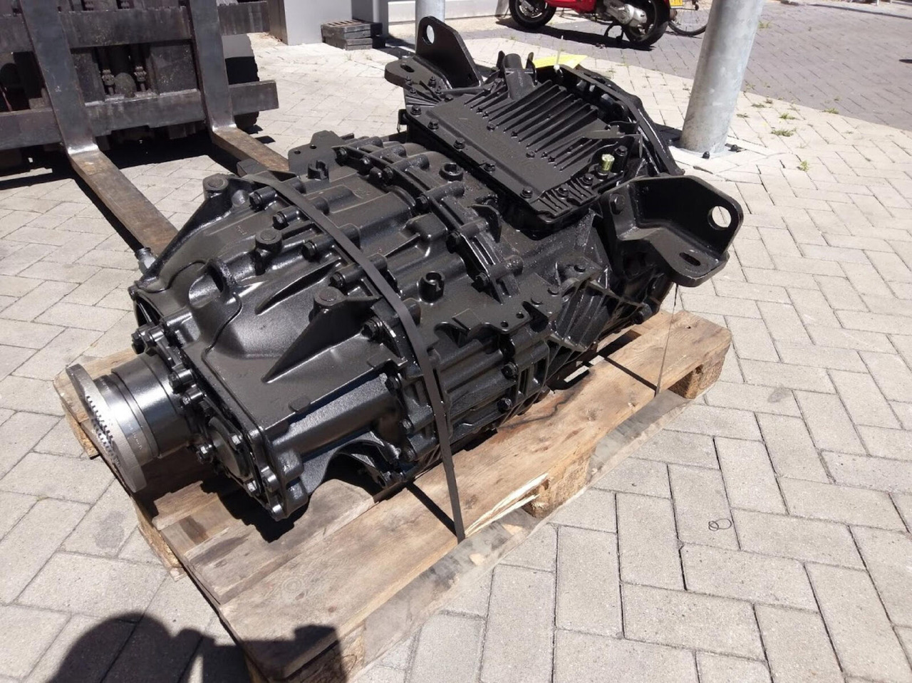ZF LTM 1055-3.2 gearbox Astronic 12 AS 2302 - Mjenjač za Autodizalica: slika ZF LTM 1055-3.2 gearbox Astronic 12 AS 2302 - Mjenjač za Autodizalica ZF LTM 1055-3.2 gearbox Astronic 12 AS 2302 - Mjenjač za Autodizalica: slika ZF LTM 1055-3.2 gearbox Astronic 12 AS 2302 - Mjenjač za Autodizalica
