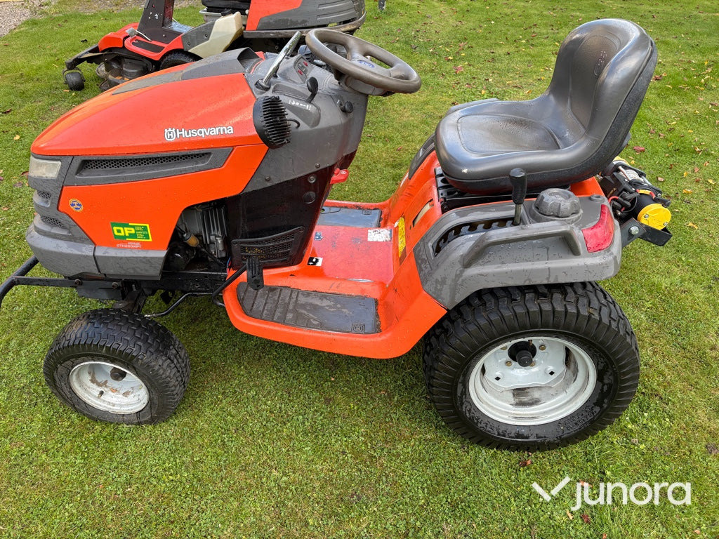Åkgräsklippare Husqvarna GTH 260 XPT - Vrtna kosilica: slika Åkgräsklippare Husqvarna GTH 260 XPT - Vrtna kosilica Åkgräsklippare Husqvarna GTH 260 XPT - Vrtna kosilica: slika Åkgräsklippare Husqvarna GTH 260 XPT - Vrtna kosilica