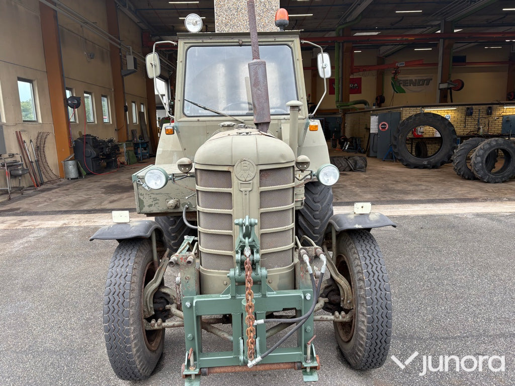 BM Volvo 470 Bison - Traktor: slika BM Volvo 470 Bison - Traktor BM Volvo 470 Bison - Traktor: slika BM Volvo 470 Bison - Traktor