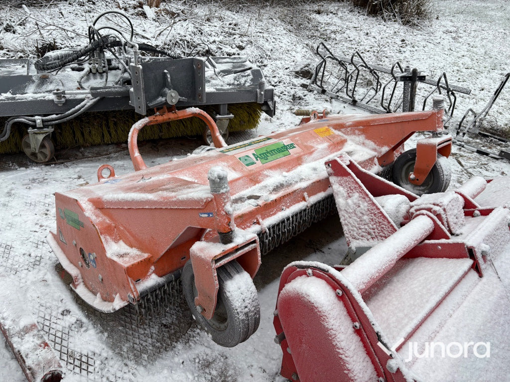 Betesputs - Agrimaster Spider 1800 - Malčer sa čekićima: slika Betesputs - Agrimaster Spider 1800 - Malčer sa čekićima Betesputs - Agrimaster Spider 1800 - Malčer sa čekićima: slika Betesputs - Agrimaster Spider 1800 - Malčer sa čekićima