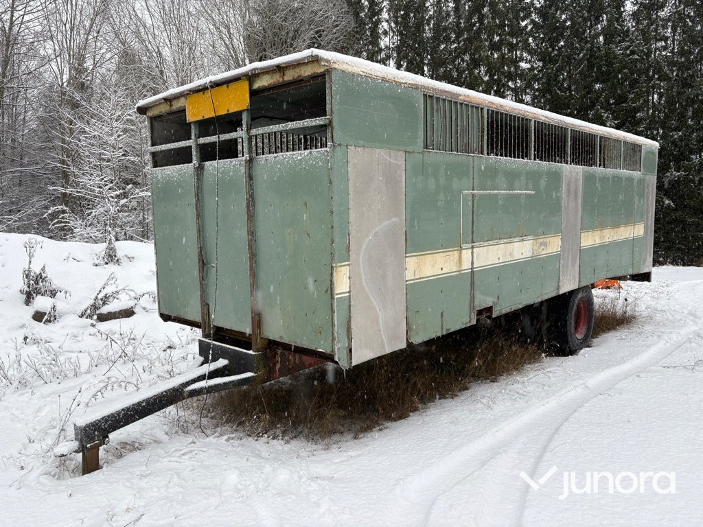 Djurtransport - 8m - Prikolica za prijevoz stoke: slika Djurtransport - 8m - Prikolica za prijevoz stoke Djurtransport - 8m - Prikolica za prijevoz stoke: slika Djurtransport - 8m - Prikolica za prijevoz stoke