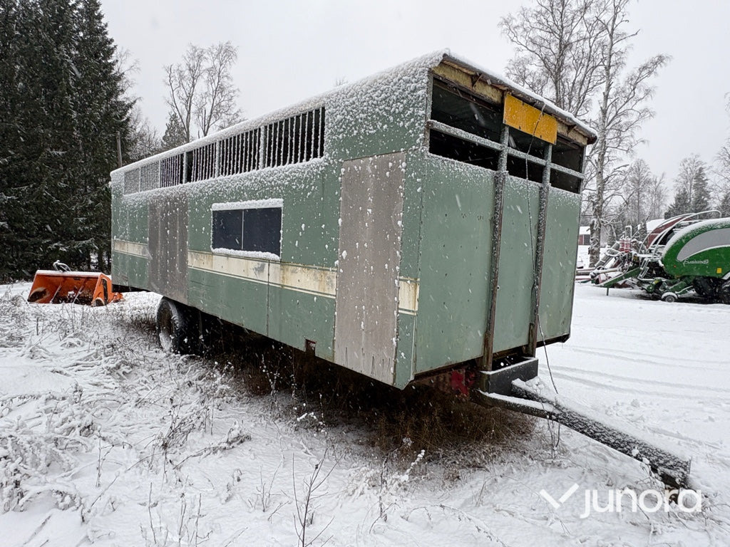 Djurtransport - 8m - Prikolica za prijevoz stoke: slika Djurtransport - 8m - Prikolica za prijevoz stoke Djurtransport - 8m - Prikolica za prijevoz stoke: slika Djurtransport - 8m - Prikolica za prijevoz stoke