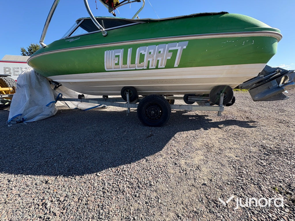 Motorbåt - Wellcraft 175 SX Excellent - Drugi strojevi: slika Motorbåt - Wellcraft 175 SX Excellent - Drugi strojevi Motorbåt - Wellcraft 175 SX Excellent - Drugi strojevi: slika Motorbåt - Wellcraft 175 SX Excellent - Drugi strojevi