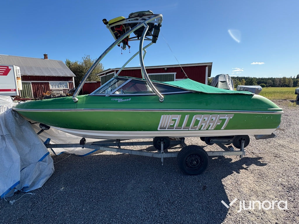 Motorbåt - Wellcraft 175 SX Excellent - Drugi strojevi: slika Motorbåt - Wellcraft 175 SX Excellent - Drugi strojevi Motorbåt - Wellcraft 175 SX Excellent - Drugi strojevi: slika Motorbåt - Wellcraft 175 SX Excellent - Drugi strojevi