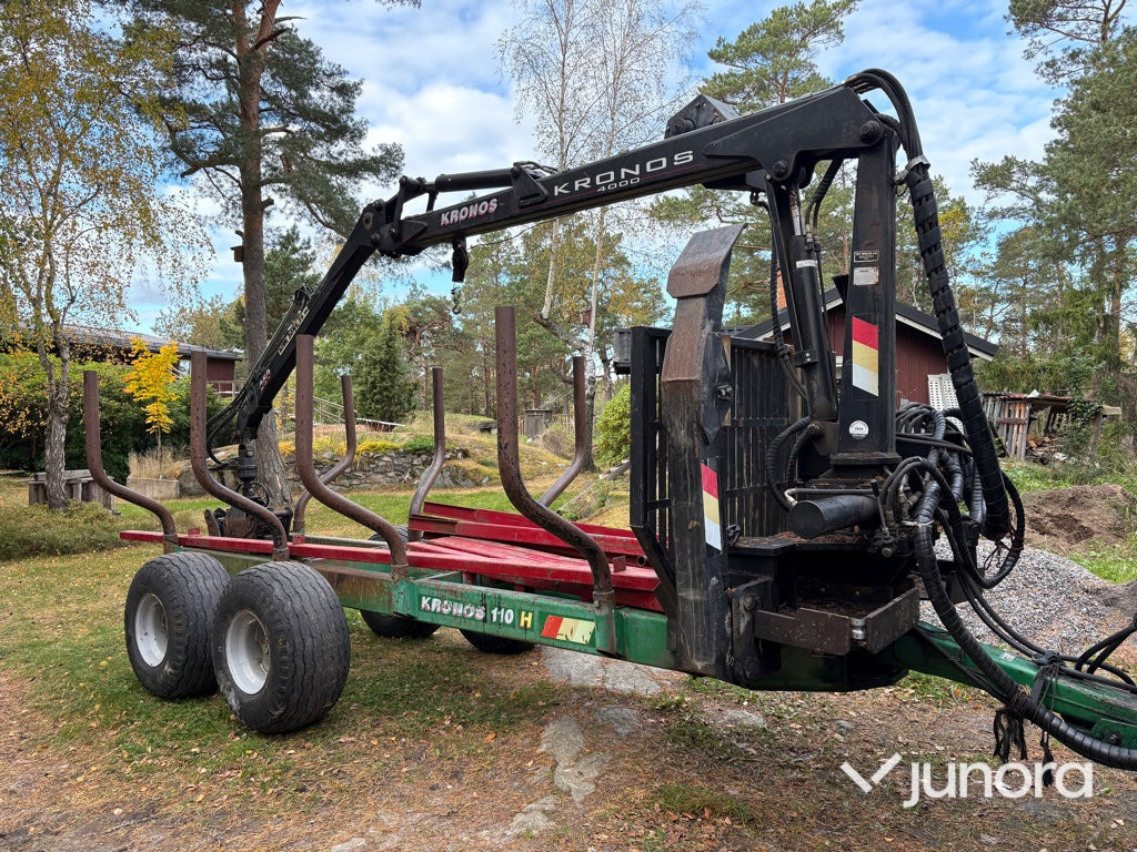 Skogsvagn med kran Kronos 110 H - Drugi strojevi: slika Skogsvagn med kran Kronos 110 H - Drugi strojevi Skogsvagn med kran Kronos 110 H - Drugi strojevi: slika Skogsvagn med kran Kronos 110 H - Drugi strojevi