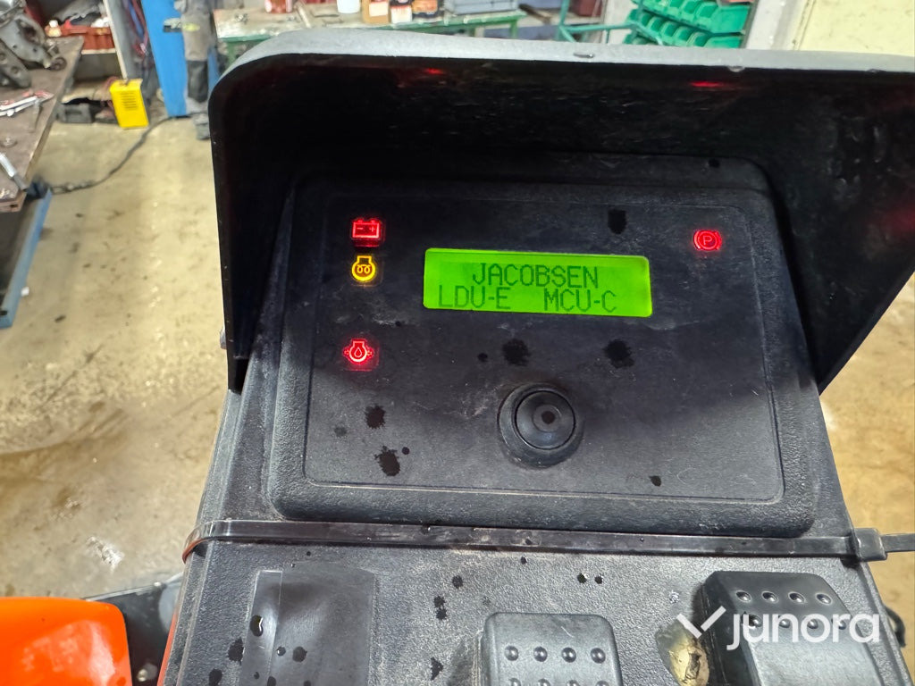 Fairwayklippare Jacobsen LF 570 4WD - Vrtna kosilica: slika Fairwayklippare Jacobsen LF 570 4WD - Vrtna kosilica Fairwayklippare Jacobsen LF 570 4WD - Vrtna kosilica: slika Fairwayklippare Jacobsen LF 570 4WD - Vrtna kosilica