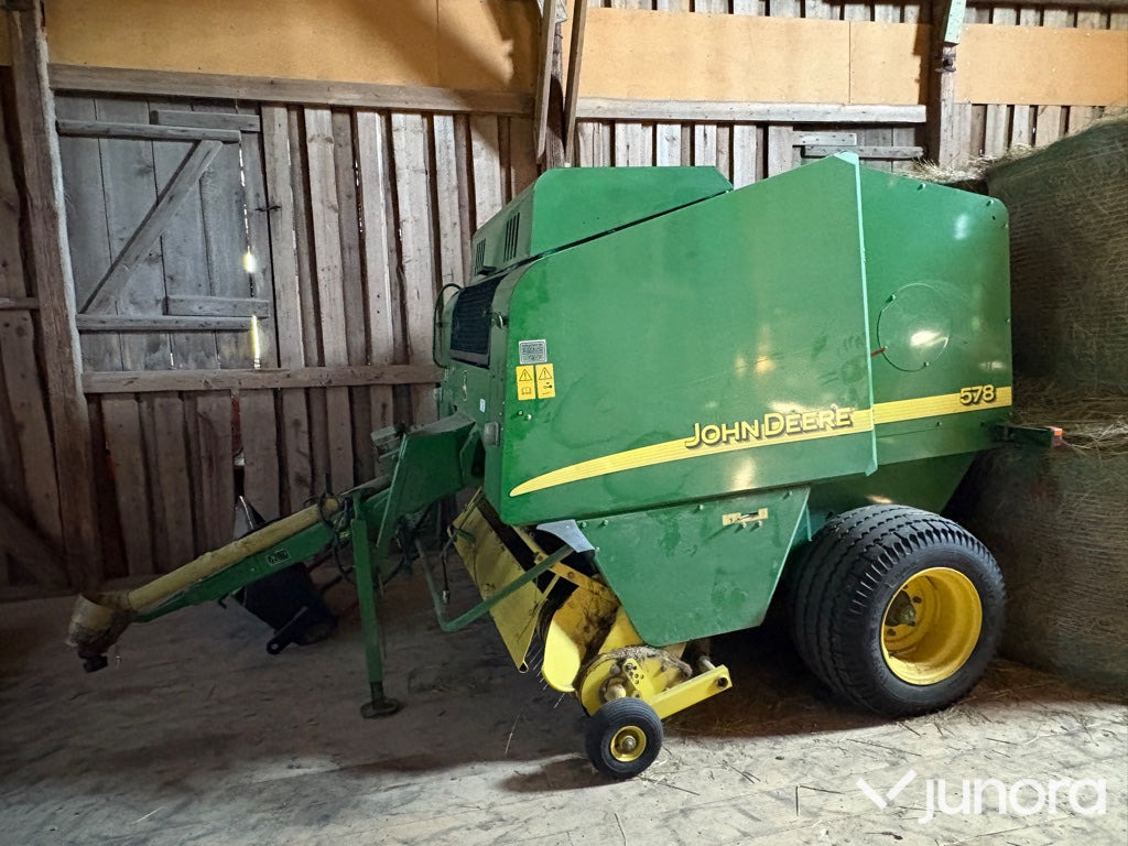 Fixkammarpress John Deere 578 - Rolo balirka: slika Fixkammarpress John Deere 578 - Rolo balirka Fixkammarpress John Deere 578 - Rolo balirka: slika Fixkammarpress John Deere 578 - Rolo balirka