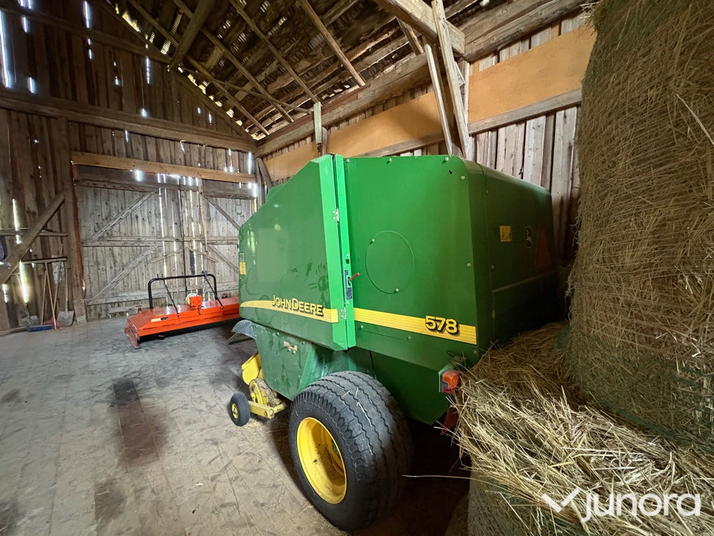 Fixkammarpress John Deere 578 - Rolo balirka: slika Fixkammarpress John Deere 578 - Rolo balirka Fixkammarpress John Deere 578 - Rolo balirka: slika Fixkammarpress John Deere 578 - Rolo balirka