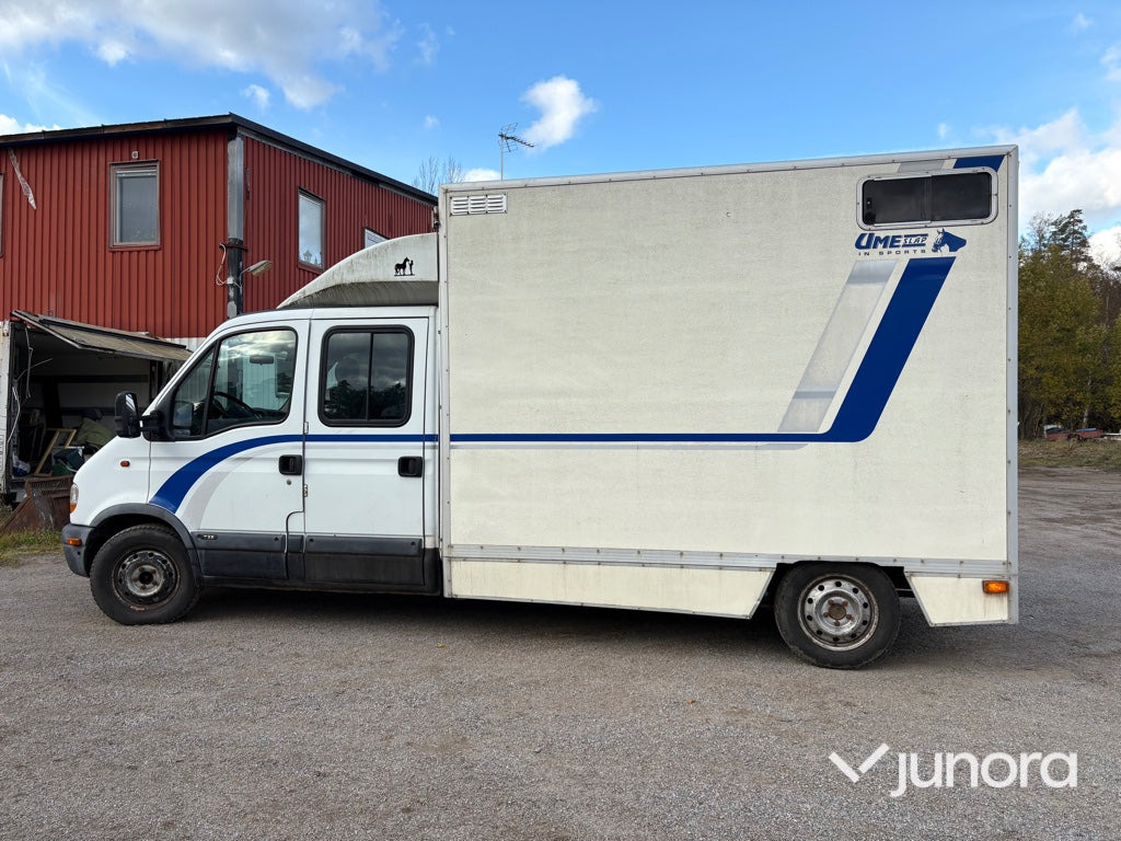 Hästlastbil - Renault, Master HDCCK5 FÖ - Kamion za prijevoz konja: slika  Hästlastbil - Renault, Master HDCCK5 FÖ - Kamion za prijevoz konja Hästlastbil - Renault, Master HDCCK5 FÖ - Kamion za prijevoz konja: slika  Hästlastbil - Renault, Master HDCCK5 FÖ - Kamion za prijevoz konja