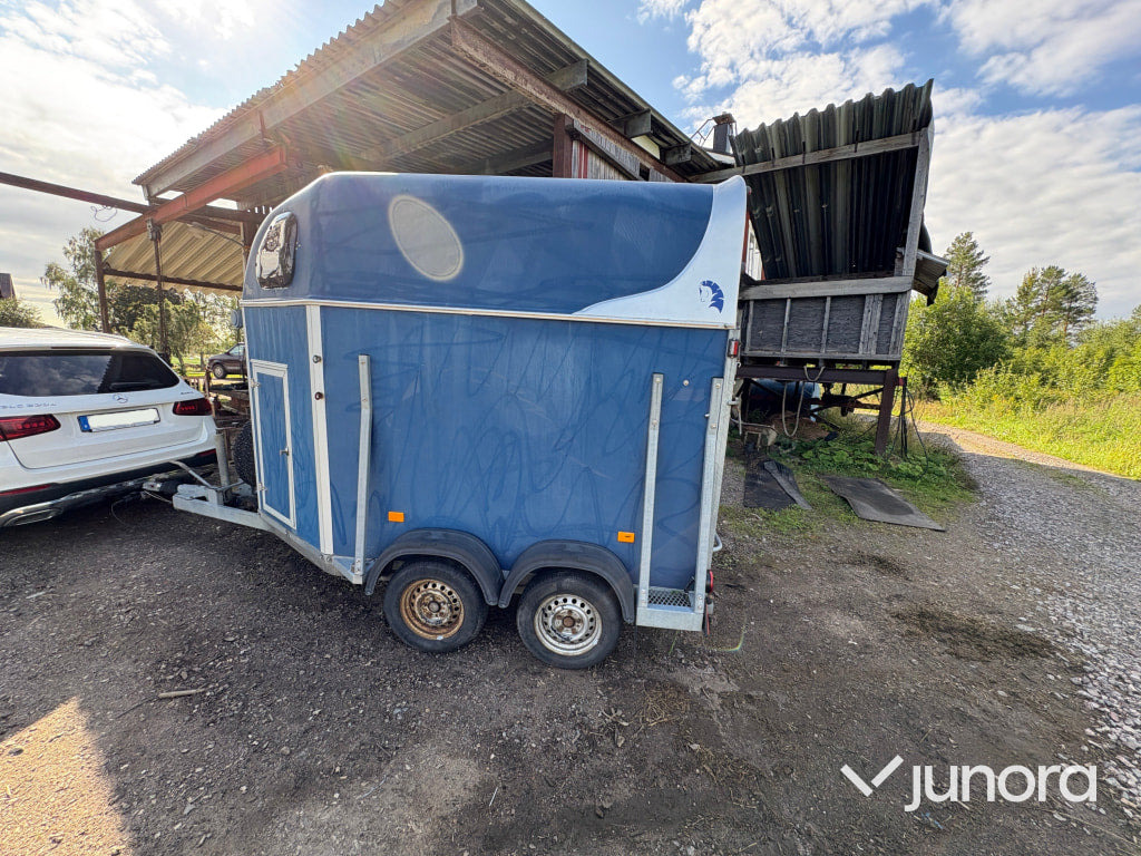 Hästtransport - Cheval Liberté - Prikolica za konje: slika Hästtransport - Cheval Liberté - Prikolica za konje Hästtransport - Cheval Liberté - Prikolica za konje: slika Hästtransport - Cheval Liberté - Prikolica za konje