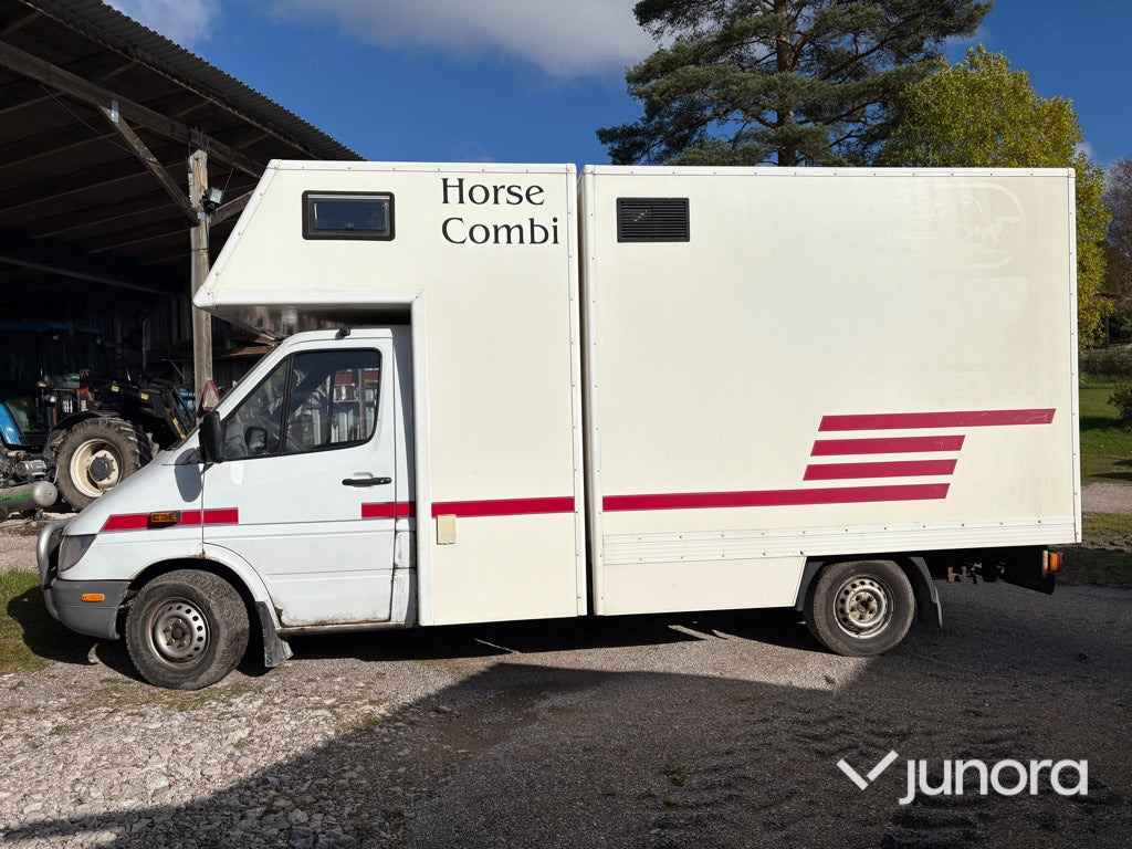 Hästtransport - Mercedes-Benz, 316 CDI - Kamion za prijevoz konja: slika  Hästtransport - Mercedes-Benz, 316 CDI - Kamion za prijevoz konja Hästtransport - Mercedes-Benz, 316 CDI - Kamion za prijevoz konja: slika  Hästtransport - Mercedes-Benz, 316 CDI - Kamion za prijevoz konja