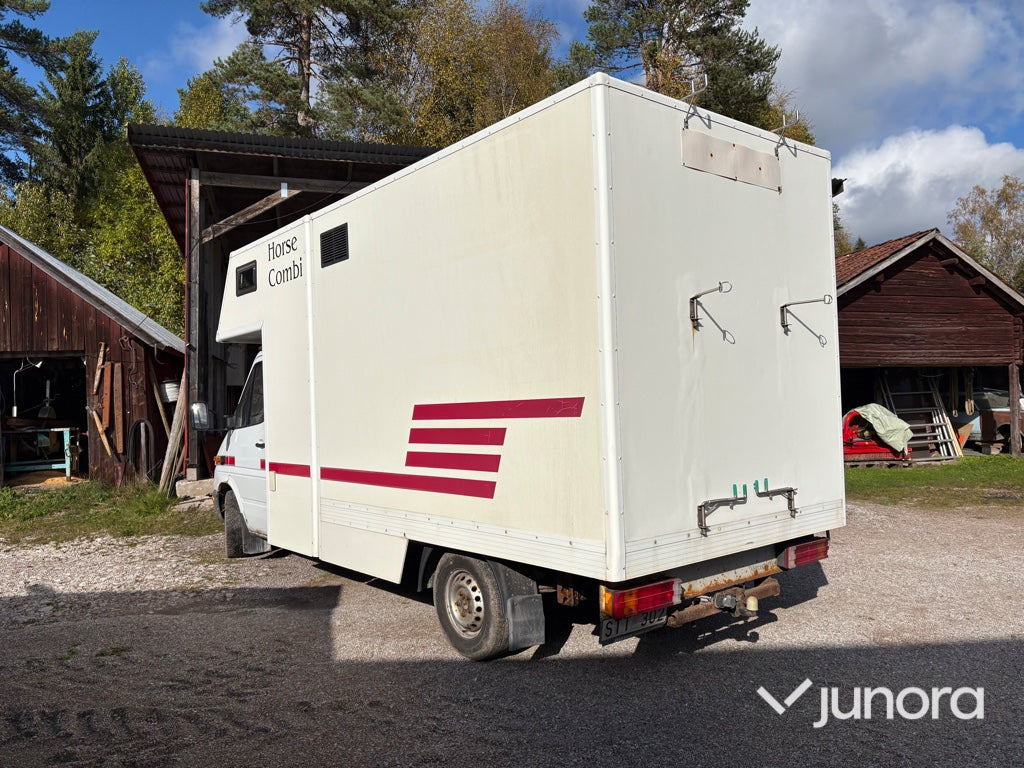 Hästtransport - Mercedes-Benz, 316 CDI - Kamion za prijevoz konja: slika  Hästtransport - Mercedes-Benz, 316 CDI - Kamion za prijevoz konja Hästtransport - Mercedes-Benz, 316 CDI - Kamion za prijevoz konja: slika  Hästtransport - Mercedes-Benz, 316 CDI - Kamion za prijevoz konja