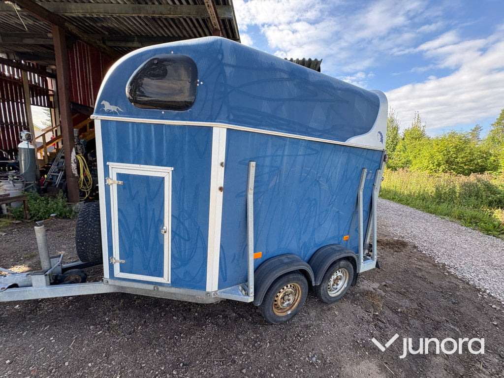 Hästtransport - Prikolica za konje: slika Hästtransport - Prikolica za konje Hästtransport - Prikolica za konje: slika Hästtransport - Prikolica za konje