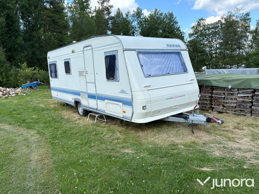 Husvagn Adria - Kamp prikolica: slika Husvagn Adria - Kamp prikolica Husvagn Adria - Kamp prikolica: slika Husvagn Adria - Kamp prikolica