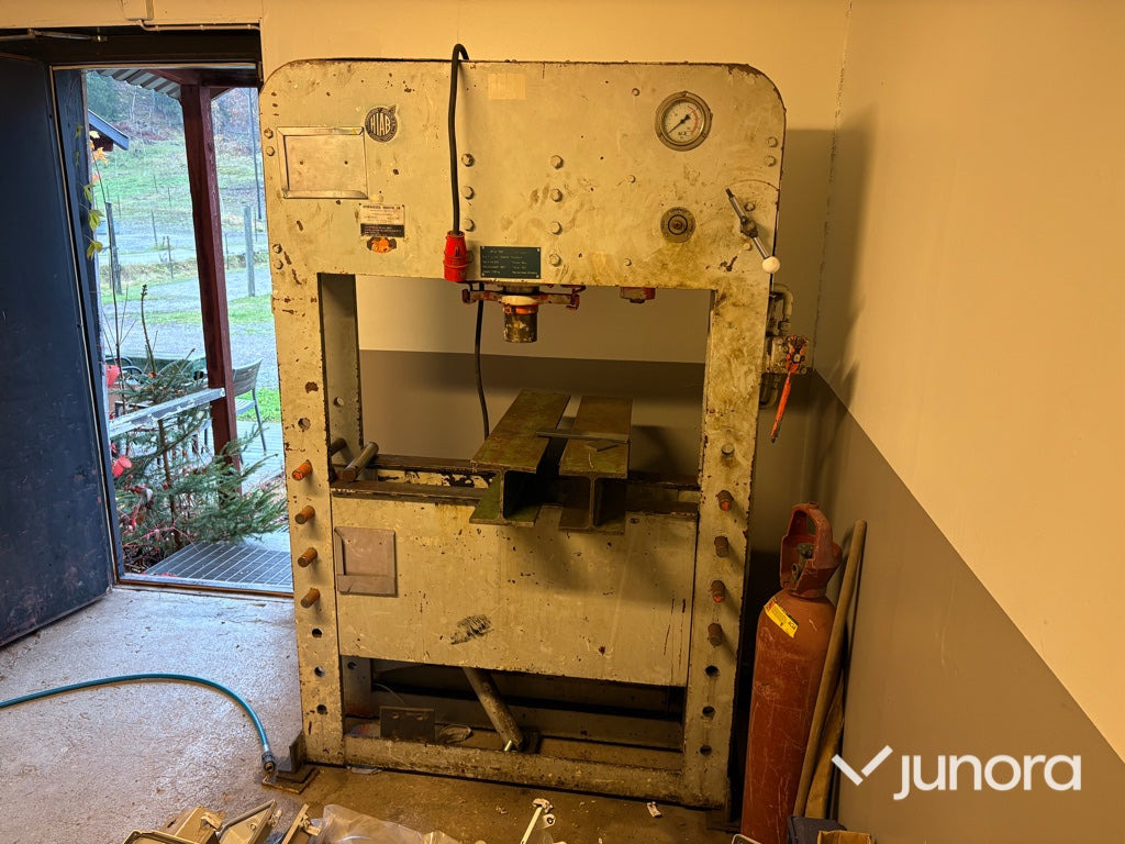 Hydraulpress - Hiab H100E, 100 ton - Apkant preša: slika Hydraulpress - Hiab H100E, 100 ton - Apkant preša Hydraulpress - Hiab H100E, 100 ton - Apkant preša: slika Hydraulpress - Hiab H100E, 100 ton - Apkant preša