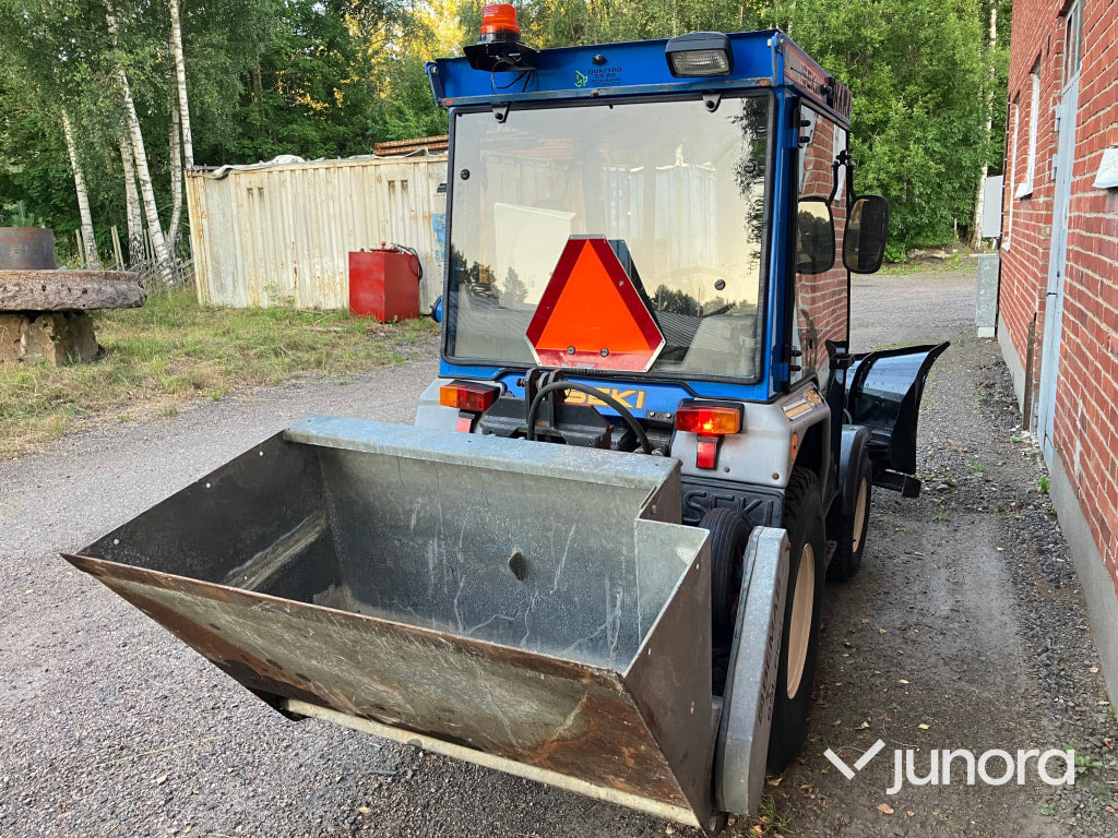 Iseki 318 4wd kompakttrakor - Mali traktor: slika Iseki 318 4wd kompakttrakor - Mali traktor Iseki 318 4wd kompakttrakor - Mali traktor: slika Iseki 318 4wd kompakttrakor - Mali traktor
