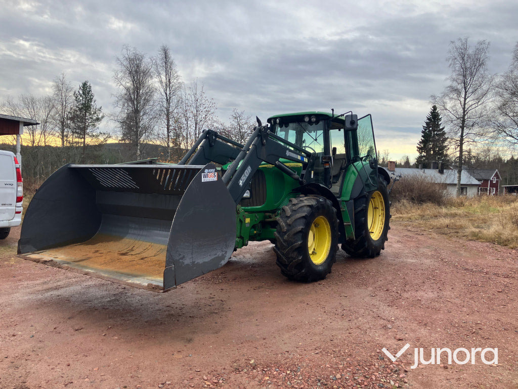 John Deere 6620 med lastare och frontlyft - Traktor: slika John Deere 6620 med lastare och frontlyft - Traktor John Deere 6620 med lastare och frontlyft - Traktor: slika John Deere 6620 med lastare och frontlyft - Traktor