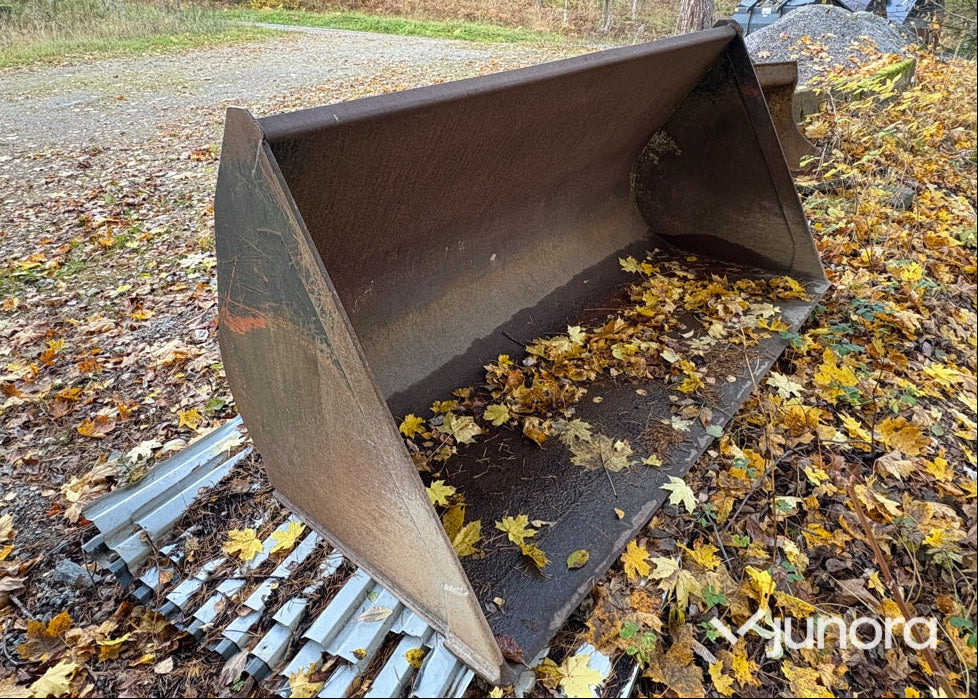 Lastarskopa - Utovarna korpa: slika Lastarskopa - Utovarna korpa Lastarskopa - Utovarna korpa: slika Lastarskopa - Utovarna korpa