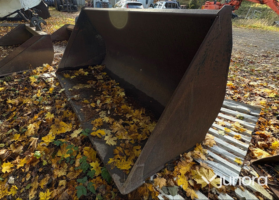 Lastarskopa - Utovarna korpa: slika Lastarskopa - Utovarna korpa Lastarskopa - Utovarna korpa: slika Lastarskopa - Utovarna korpa