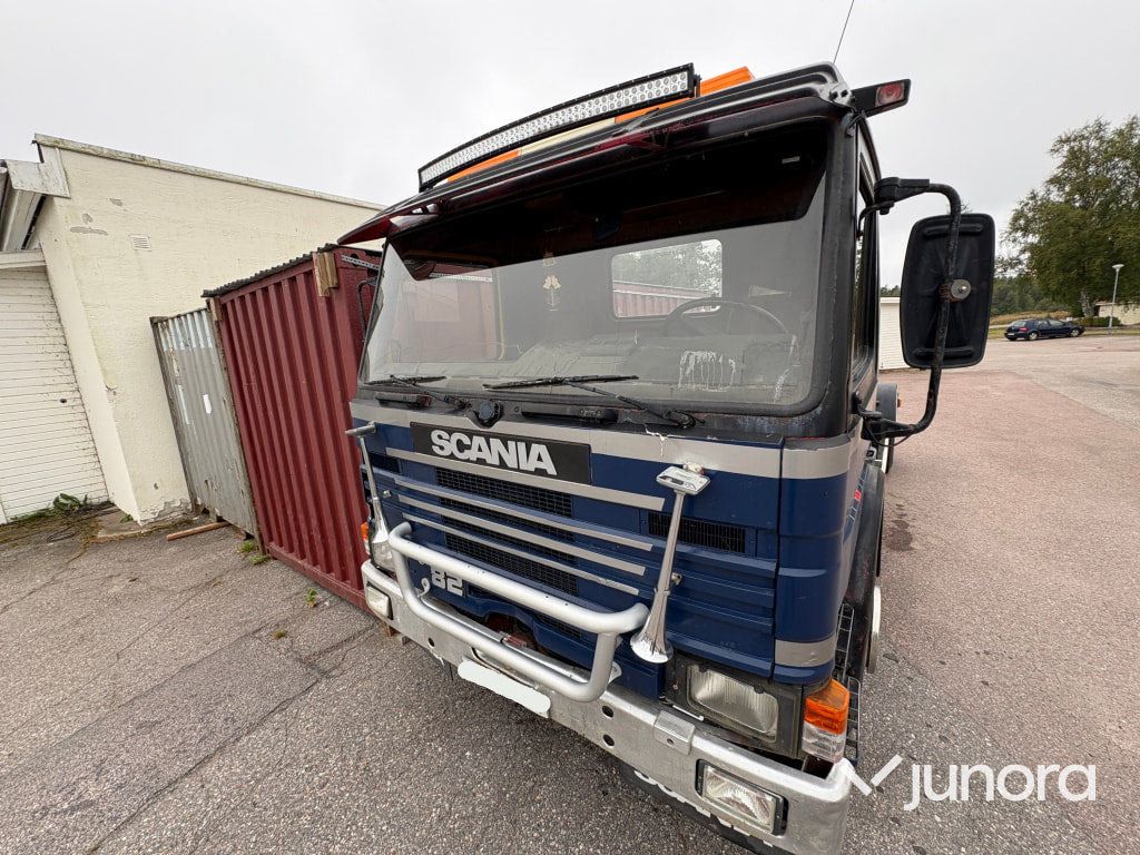 Lastbil - Scania, P82 M 4X2 50 - Kamion s kukastom dizalicom: slika  Lastbil - Scania, P82 M 4X2 50 - Kamion s kukastom dizalicom Lastbil - Scania, P82 M 4X2 50 - Kamion s kukastom dizalicom: slika  Lastbil - Scania, P82 M 4X2 50 - Kamion s kukastom dizalicom