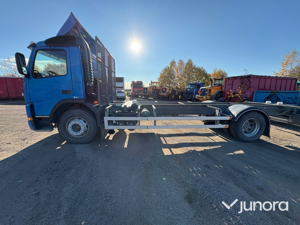 Lastbil - Volvo FM7 4*2 - Transporter kontejnera/ Kamion s izmjenjivim sanducima: slika Lastbil - Volvo FM7 4*2 - Transporter kontejnera/ Kamion s izmjenjivim sanducima Lastbil - Volvo FM7 4*2 - Transporter kontejnera/ Kamion s izmjenjivim sanducima: slika Lastbil - Volvo FM7 4*2 - Transporter kontejnera/ Kamion s izmjenjivim sanducima