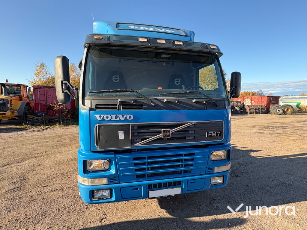 Lastbil - Volvo FM7 4*2 - Transporter kontejnera/ Kamion s izmjenjivim sanducima: slika Lastbil - Volvo FM7 4*2 - Transporter kontejnera/ Kamion s izmjenjivim sanducima Lastbil - Volvo FM7 4*2 - Transporter kontejnera/ Kamion s izmjenjivim sanducima: slika Lastbil - Volvo FM7 4*2 - Transporter kontejnera/ Kamion s izmjenjivim sanducima