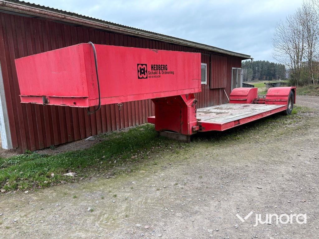 Maskintrailer - Poluprikolica za prijevoz automobila: slika  Maskintrailer - Poluprikolica za prijevoz automobila Maskintrailer - Poluprikolica za prijevoz automobila: slika  Maskintrailer - Poluprikolica za prijevoz automobila