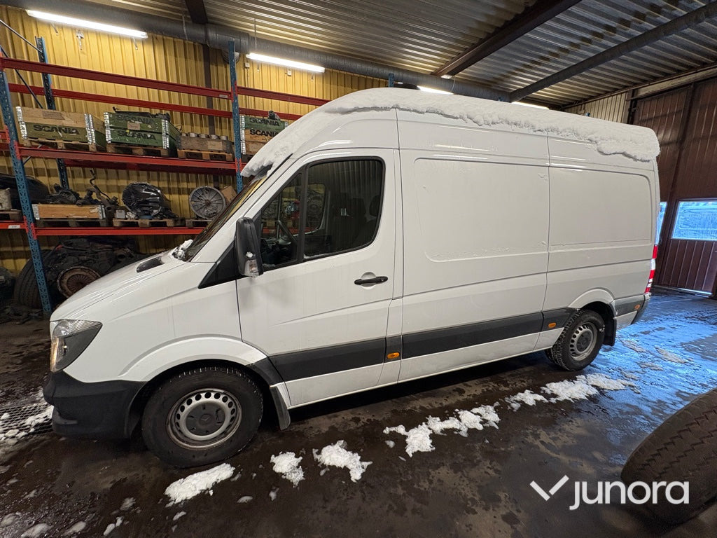 Mercedes Benz Sprinter - Furgon: slika Mercedes Benz Sprinter - Furgon Mercedes Benz Sprinter - Furgon: slika Mercedes Benz Sprinter - Furgon