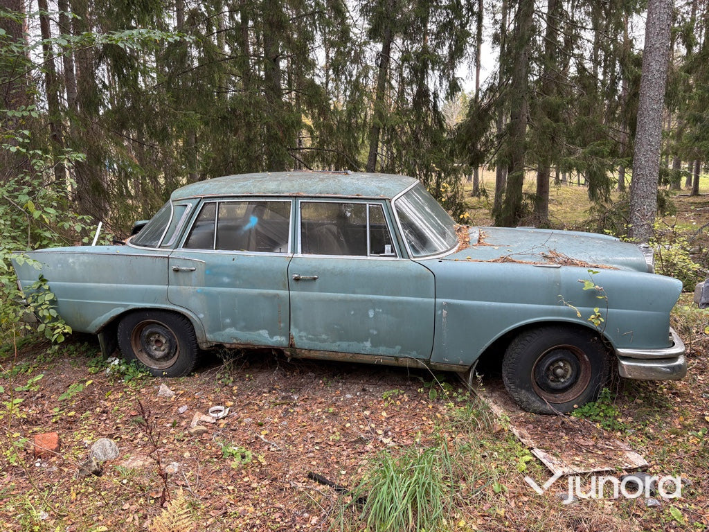 Renoveringsobjekt - Mercedes-Benz 220 S - Automobil: slika  Renoveringsobjekt - Mercedes-Benz 220 S - Automobil Renoveringsobjekt - Mercedes-Benz 220 S - Automobil: slika  Renoveringsobjekt - Mercedes-Benz 220 S - Automobil