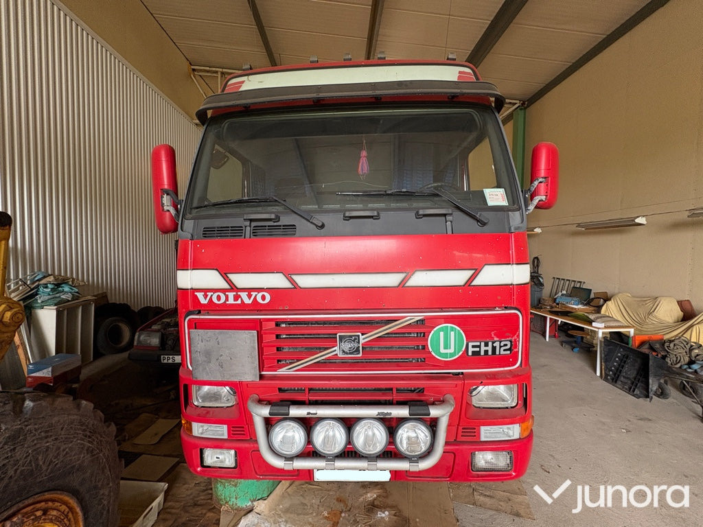 Lastbil - Volvo, FH12 6X2 - Tegljač: slika Lastbil - Volvo, FH12 6X2 - Tegljač Lastbil - Volvo, FH12 6X2 - Tegljač: slika Lastbil - Volvo, FH12 6X2 - Tegljač