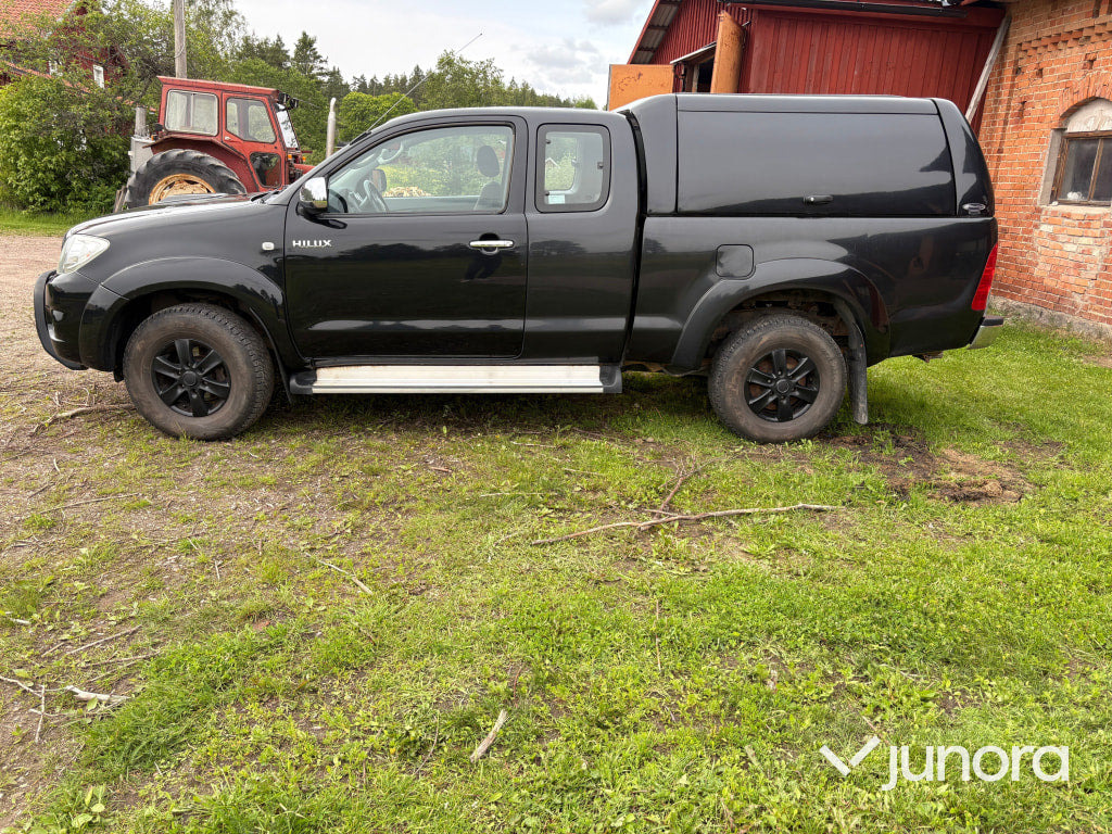 Toyota Hilux X-Cab 4wd - Pick-up: slika Toyota Hilux X-Cab 4wd - Pick-up Toyota Hilux X-Cab 4wd - Pick-up: slika Toyota Hilux X-Cab 4wd - Pick-up