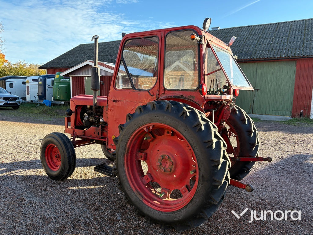 Traktor Bolinder Munktell BM Volvo 400 Buster - Traktor: slika Traktor Bolinder Munktell BM Volvo 400 Buster - Traktor Traktor Bolinder Munktell BM Volvo 400 Buster - Traktor: slika Traktor Bolinder Munktell BM Volvo 400 Buster - Traktor